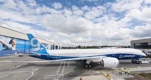 Le 787-9 a effectué son roll out le 24 août 2013 à Everett