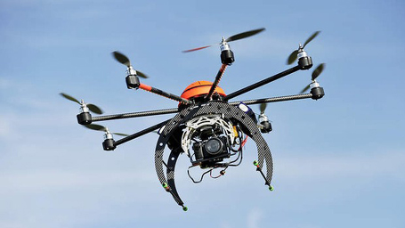 « YouFlyTube », un service de vente d’images et de vidéos aériennes réalisées avec des drones. 