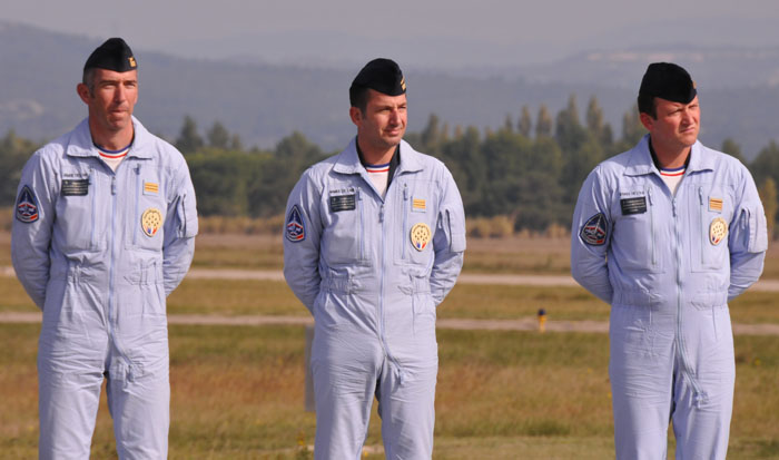 Ils quittent la PAF : de G à D : Cne O. Blanc-Tailleur - Cne Philippe Castagnet - Cdt R. Bethoux
